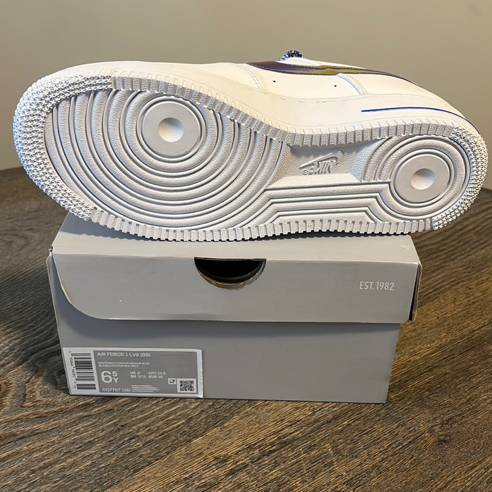 Air Force 1 Brand new never worn still in original box size 6.5 big kids.